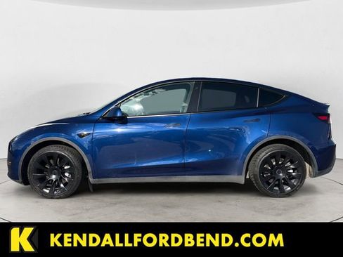 Used 2022 Tesla Model Y Long Range AWD/4WD image 2