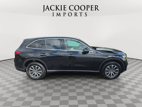 Used 2024 Mercedes-Benz GLC 300 4MATIC image 4