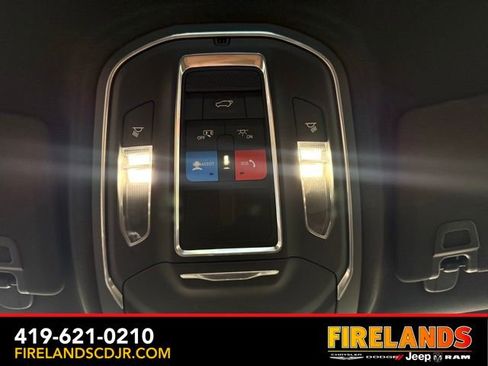 New 2026 Jeep Grand Cherokee Altitude image 18