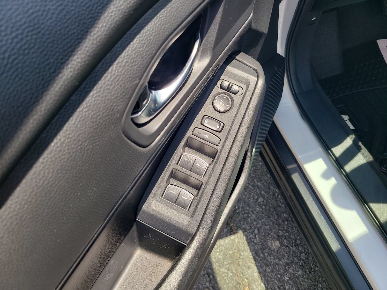 Certified 2023 Honda Accord LX image 11