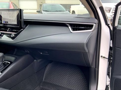 Used 2025 Toyota Corolla LE image 17