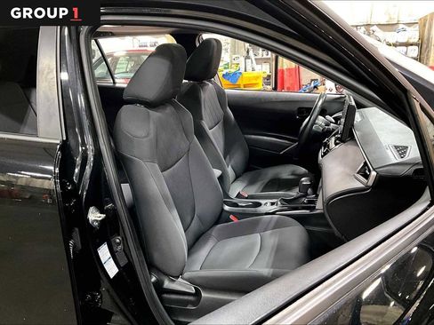 Used 2022 Toyota Corolla Cross LE w/ Moonroof Package image 8