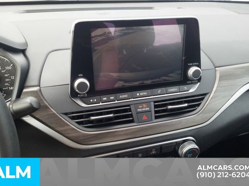 Used 2025 Nissan Altima 2.5 SV image 23