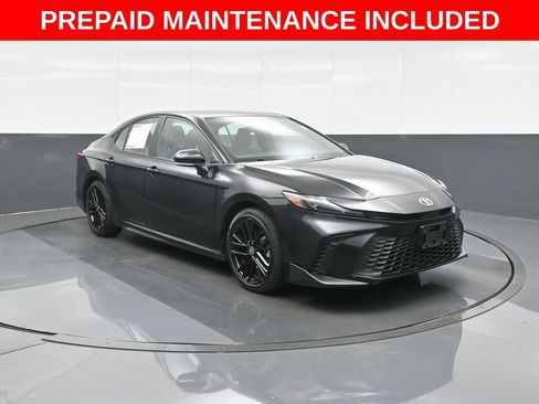 Certified 2025 Toyota Camry SE FWD image 1