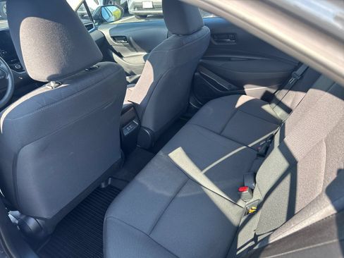 Used 2025 Toyota Corolla LE FWD image 12