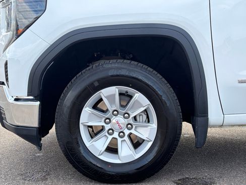 Used 2024 GMC Sierra 1500 SLE AWD/4WD image 11