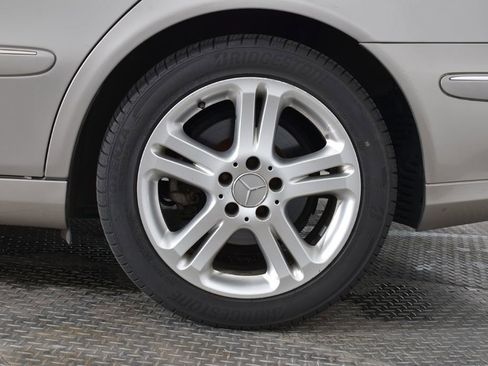 Used 2004 Mercedes-Benz E 500 Sedan image 26