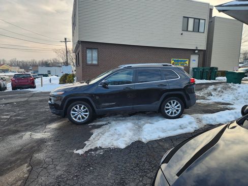 Used 2016 Jeep Cherokee Limited image 5