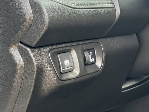 Used 2019 GMC Acadia SLE image 26