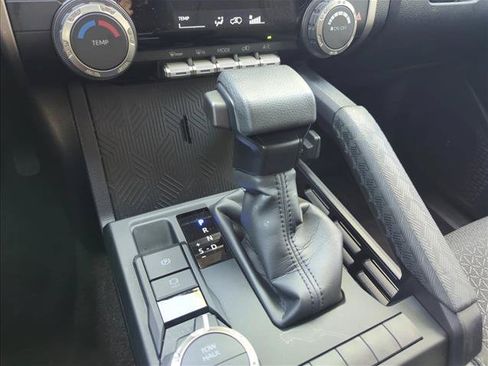 Used 2025 Toyota 4Runner SR5 AWD/4WD image 7