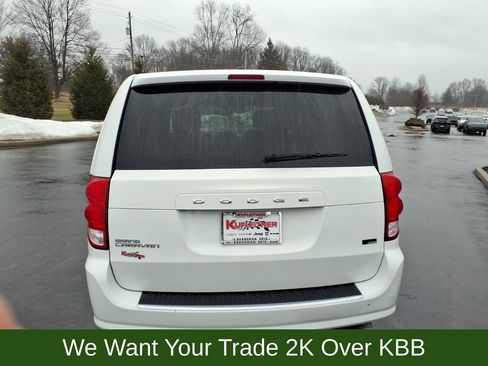 Used 2016 Dodge Grand Caravan SE FWD image 5