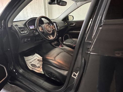 Used 2018 Jeep Compass Limited w/ Navigation Group FWD image 11