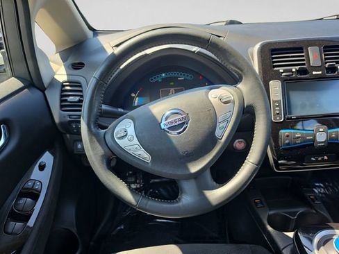 Used 2016 Nissan Leaf SV FWD image 13