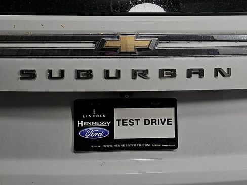 Used 2021 Chevrolet Suburban LT RWD image 32