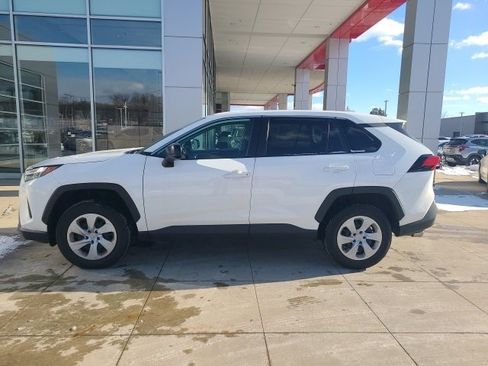 Used 2024 Toyota RAV4 LE image 4