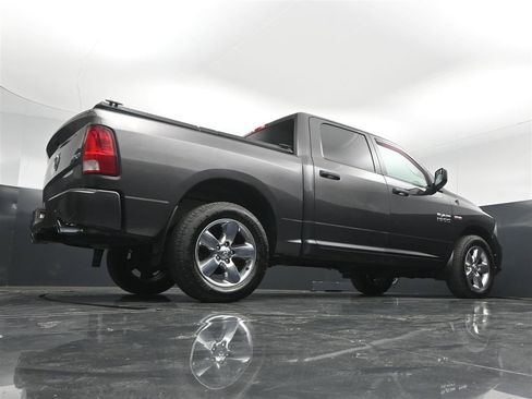 Used 2018 RAM 1500 Express w/ Express Value Package AWD/4WD image 31