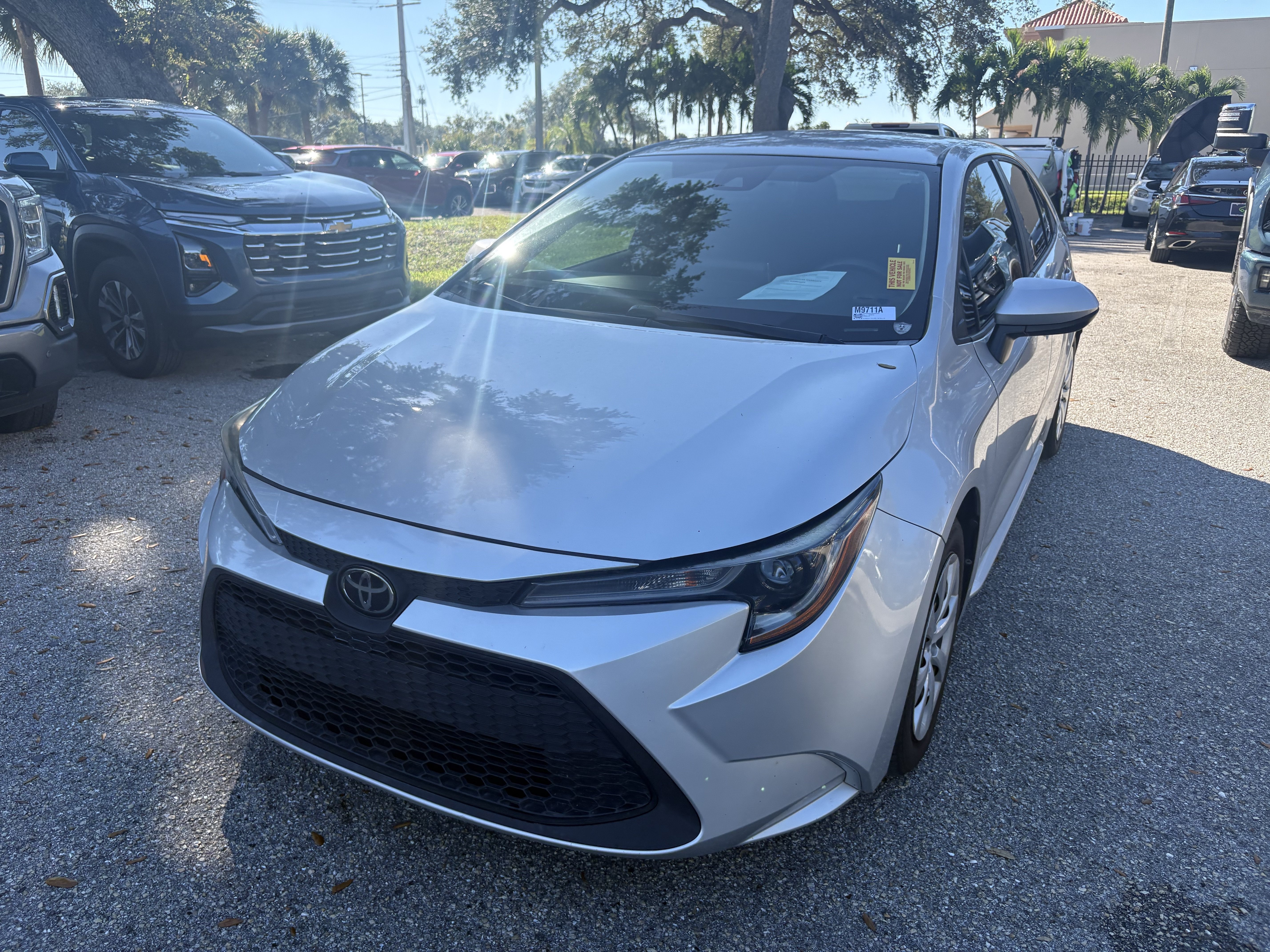 Used 2021 Toyota Corolla LE FWD image 3
