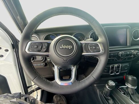Used 2023 Jeep Wrangler Unlimited Sahara AWD/4WD image 12