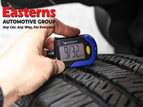 Used 2025 Jeep Wrangler Unlimited Sahara image 26