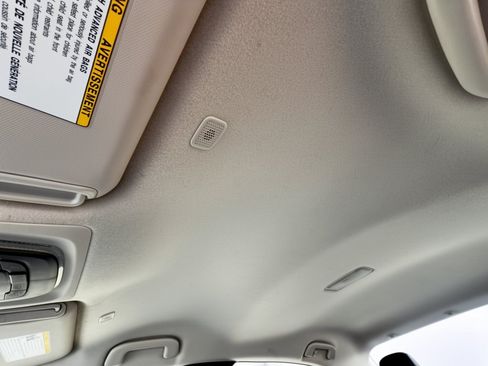 Used 2025 Toyota Corolla LE FWD image 27