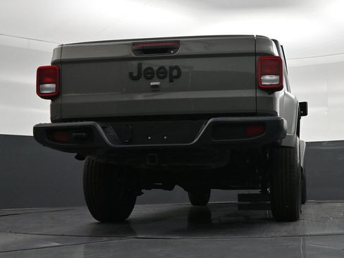 Used 2022 Jeep Gladiator Sport AWD/4WD image 26