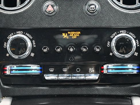 Used 2023 Rolls-Royce Cullinan image 32