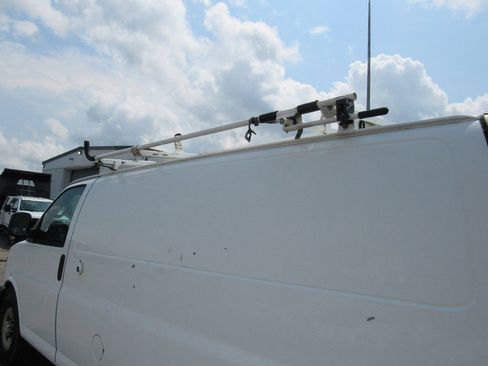 Used 2016 Chevrolet Express 2500 RWD image 25