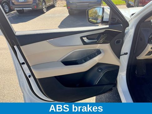 Used 2022 Acura MDX SH-AWD image 12