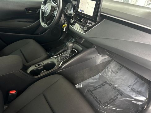 Used 2025 Toyota Corolla LE FWD image 14