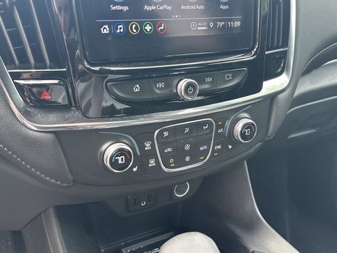 Used 2023 Chevrolet Traverse LT FWD image 37