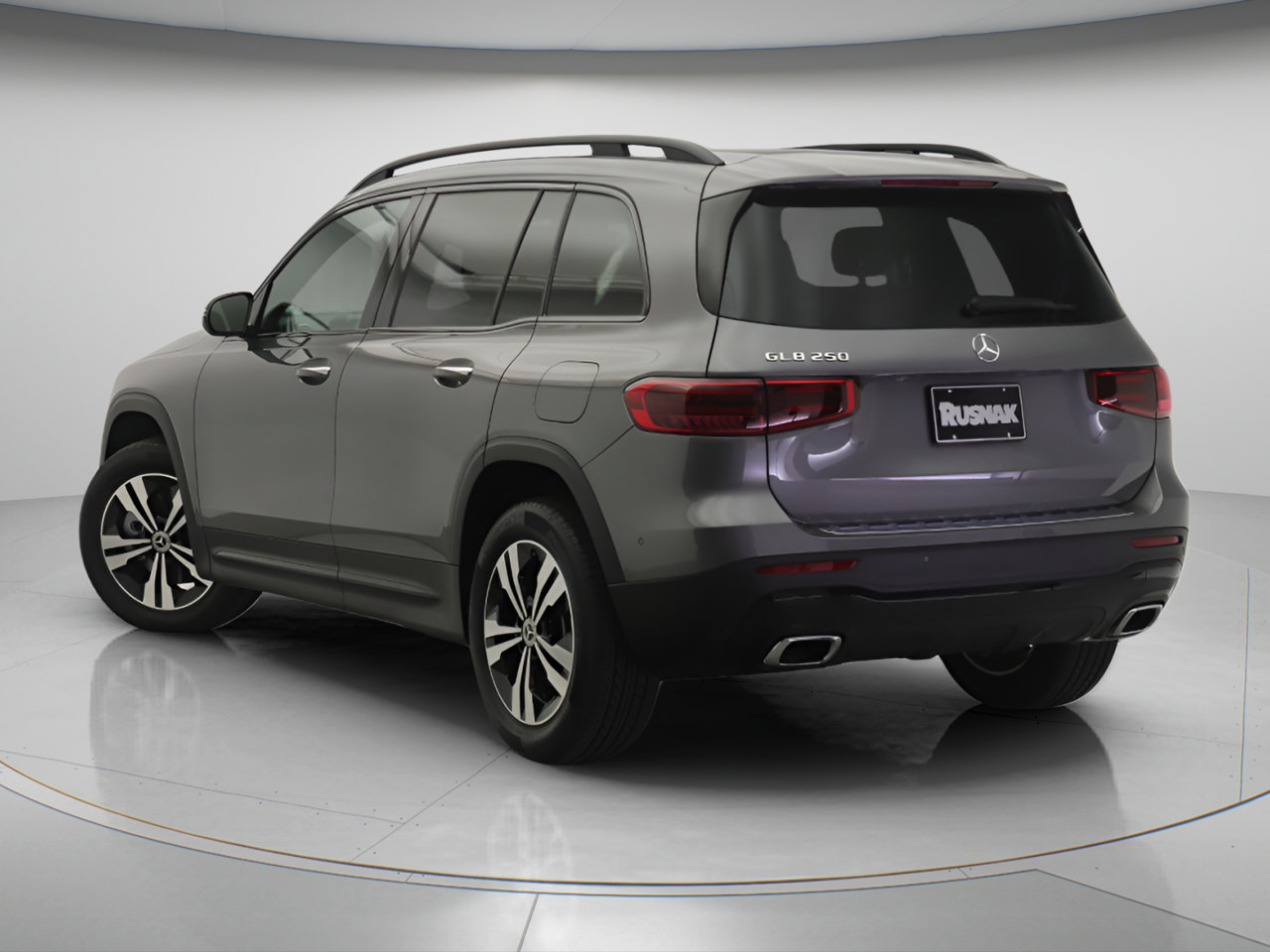 New 2026 Mercedes-Benz GLB 250 image 2