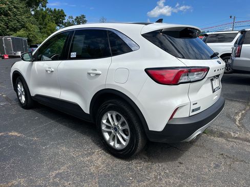 Used 2020 Ford Escape SE AWD/4WD image 3