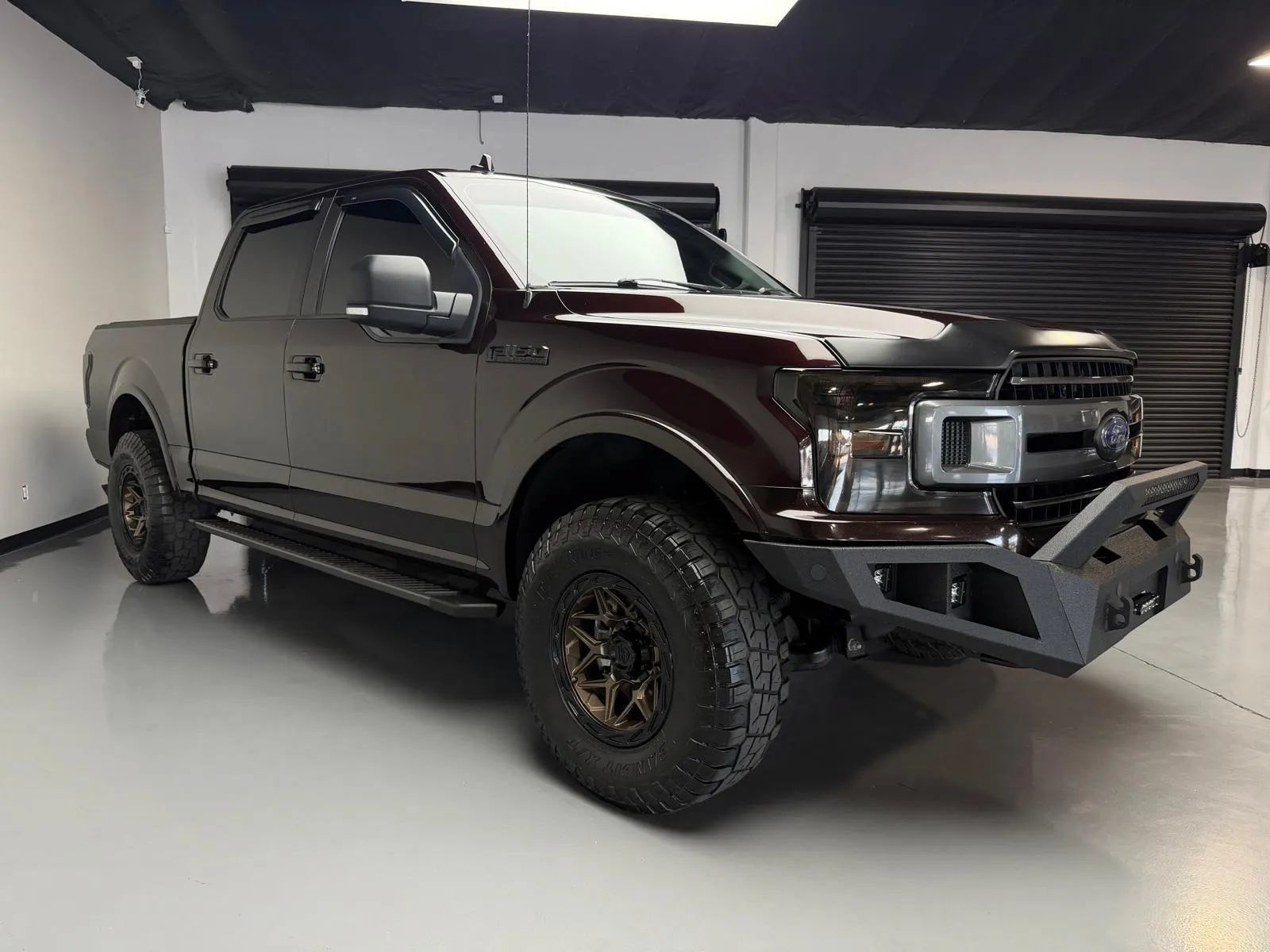 Used 2018 Ford F150 XLT w/ Equipment Group 302A Luxury AWD/4WD image 3