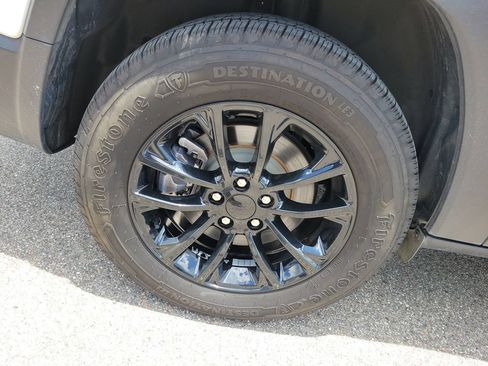 Used 2023 Jeep Cherokee Altitude Lux AWD/4WD image 6