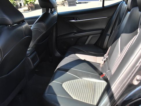 Used 2022 Toyota Camry SE FWD image 32