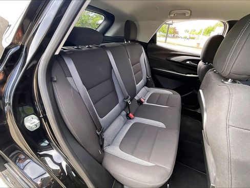 Used 2025 Chevrolet TrailBlazer LT AWD/4WD image 19
