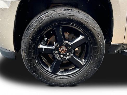 Used 2013 Chevrolet Suburban LT AWD/4WD image 10