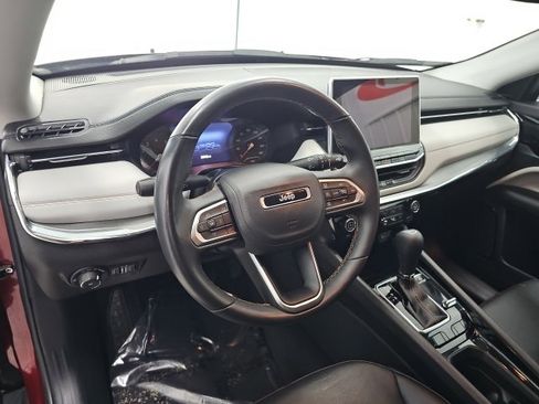 Used 2022 Jeep Compass Limited image 21