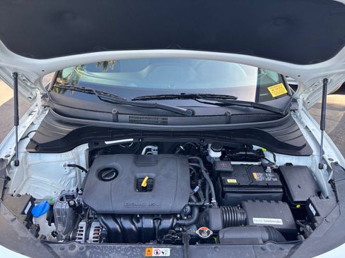 Used 2025 Kia Soul LX w/ LX Technology Package FWD image 30