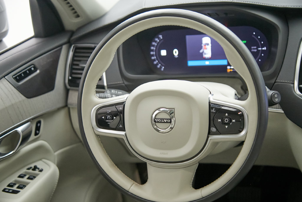 Certified 2025 Volvo XC90 T8 Ultra w/ Protection Package Premier AWD/4WD image 29
