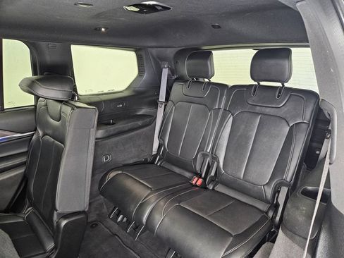 Used 2022 Jeep Grand Cherokee L Overland w/ Advanced Protech Group III AWD/4WD image 8