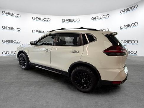 Used 2018 Nissan Rogue SV AWD/4WD image 5