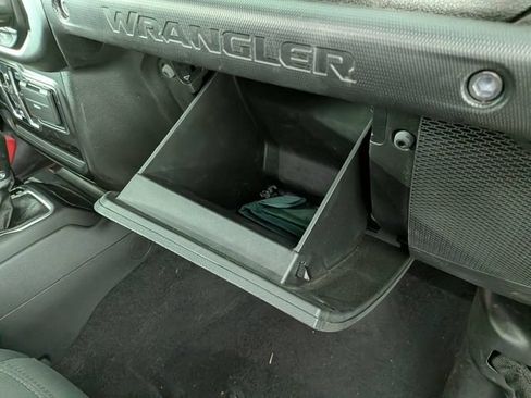 Used 2021 Jeep Wrangler Unlimited Sport AWD/4WD image 31