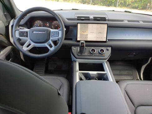 New 2025 Land Rover Defender 110 S image 13