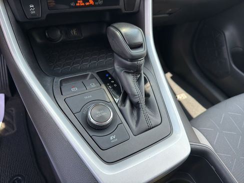 Used 2024 Toyota RAV4 XLE w/ Convenience Package AWD/4WD image 17