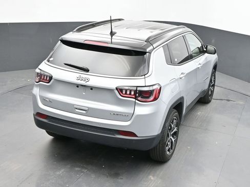 Used 2025 Jeep Compass Limited AWD/4WD image 44