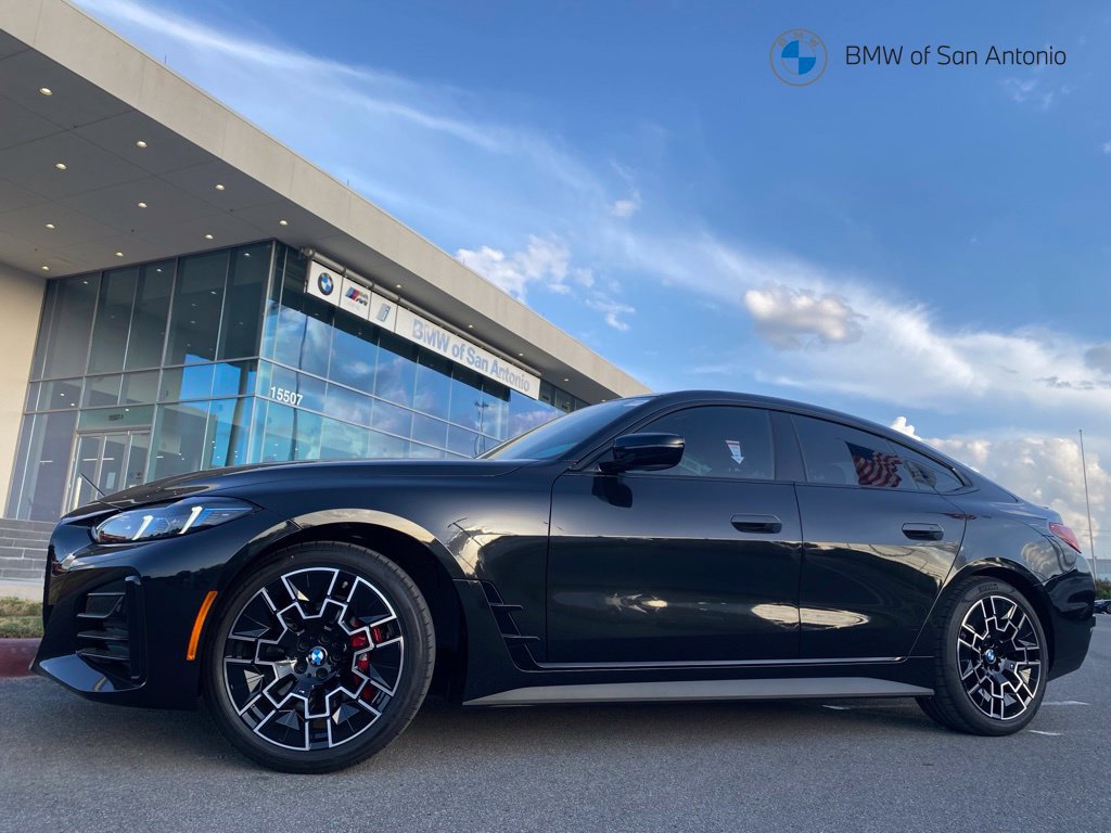 New 2026 BMW 430i w/ M Sport Package RWD image 1