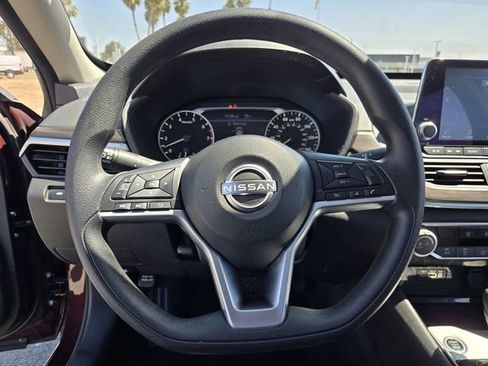 Used 2024 Nissan Altima 2.5 SV image 22