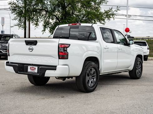 Used 2025 Nissan Frontier SV RWD image 5