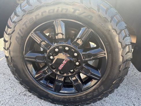 Used 2023 Chevrolet Silverado 2500 LT w/ Convenience Package image 10